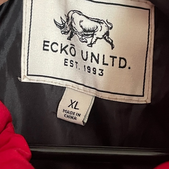 Ecko Unlimited Men's Red Puffer Vest - Picture 5 of 6